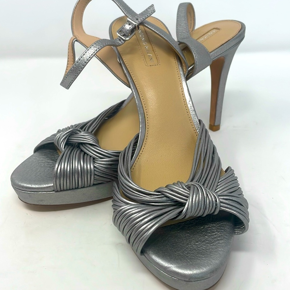 Antonio Melani Silver Leather Heeled Sandals Size 9 Excellent Condition